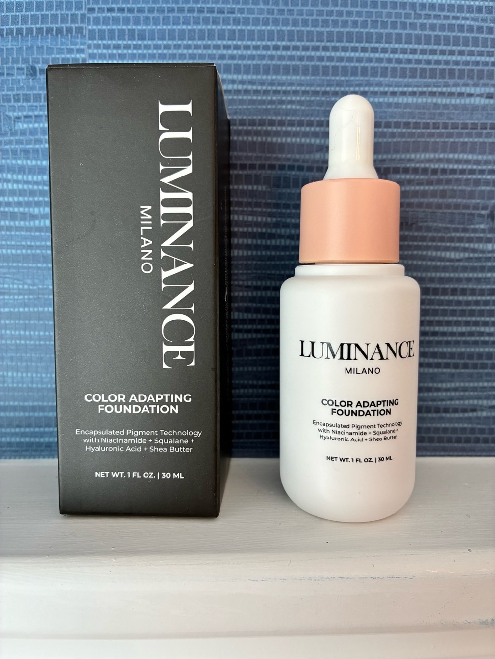 Luminance Milano color adapting foundation